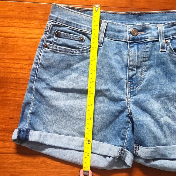 Levi's Women's Jean Short - size 28 - Picture 7 of 8